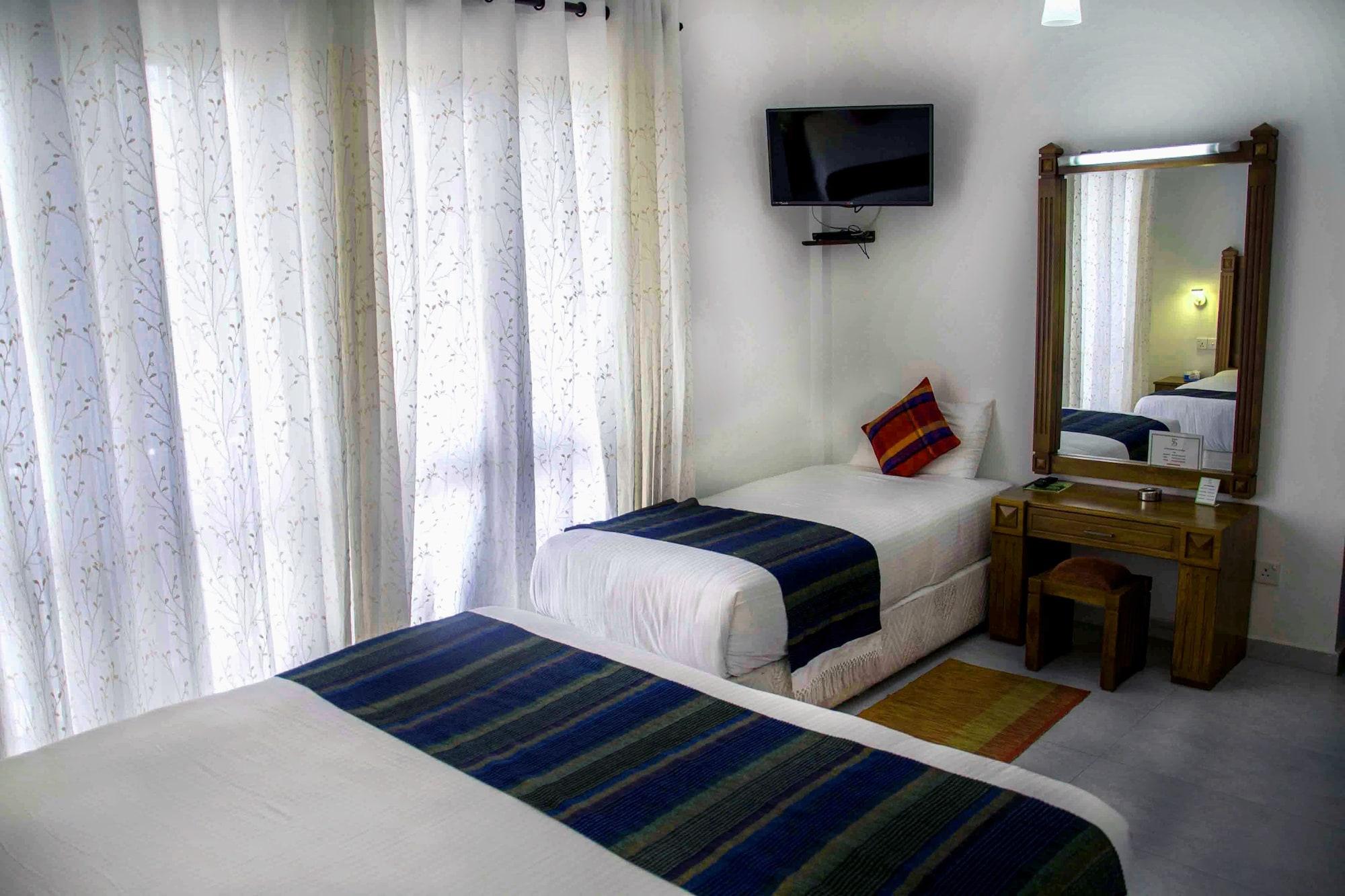 Hotel Yo Канди Екстериор снимка