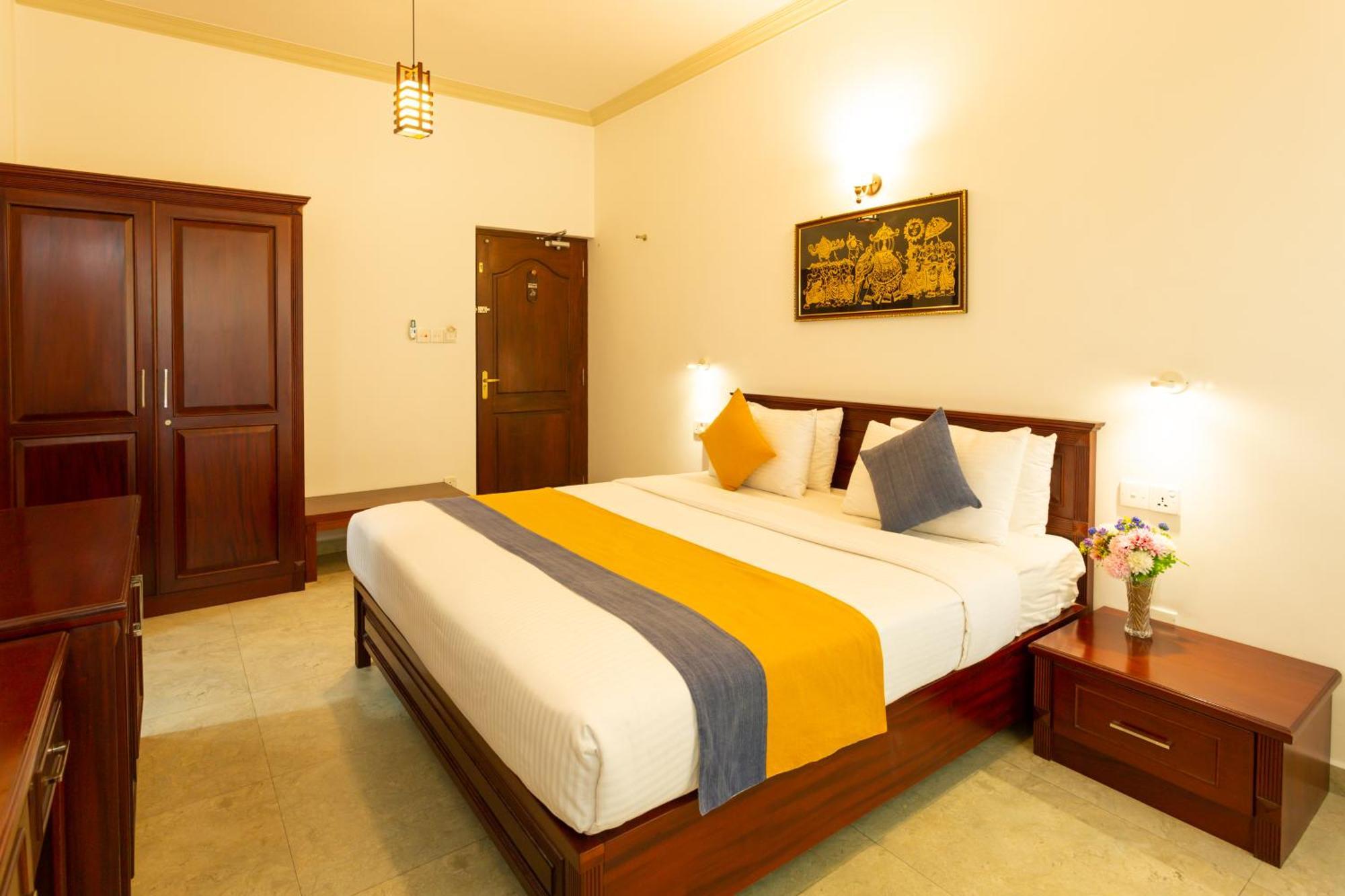 Hotel Yo Канди Екстериор снимка